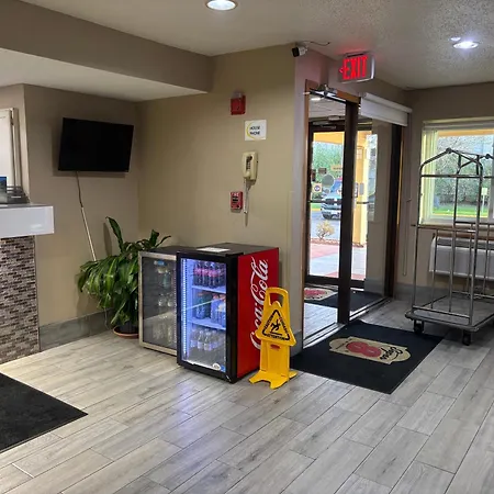 Super 8 by Wyndham Mundelein/Libertyville Area