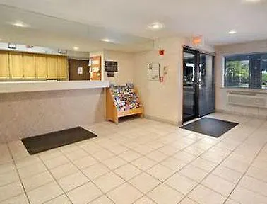 Super 8 By Wyndham Mundelein/libertyville Area Mundelein
