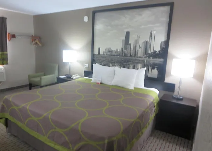 Super 8 By Wyndham Mundelein/libertyville Area Hotel 2*