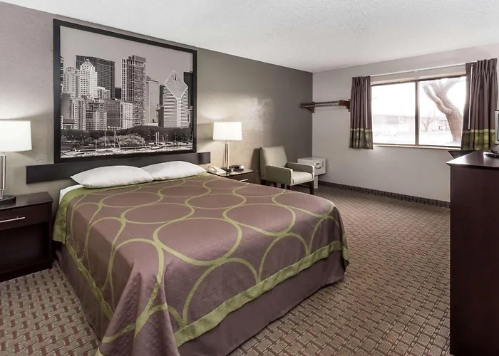 Super 8 By Wyndham Mundelein/libertyville Area Mundelein
