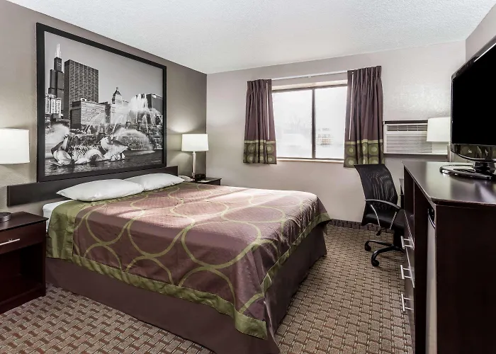 Super 8 By Wyndham Mundelein/libertyville Area