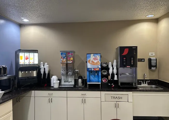 Super 8 By Wyndham Mundelein/libertyville Area Mundelein