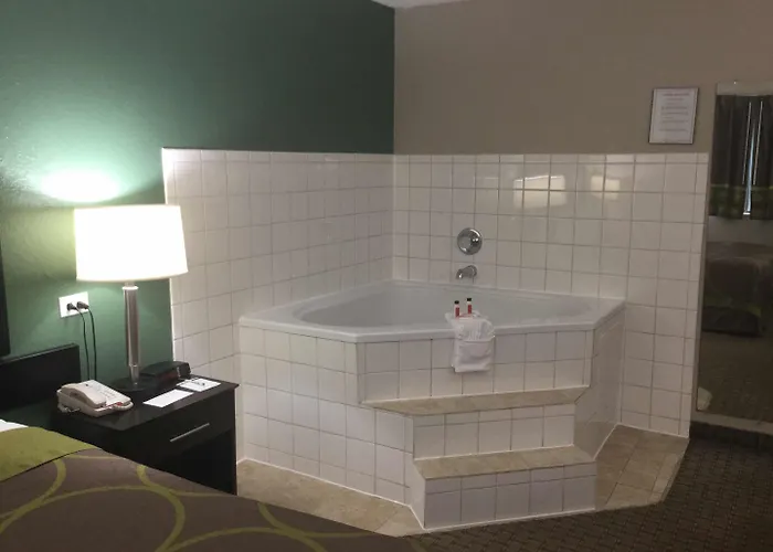 Super 8 By Wyndham Mundelein/libertyville Area Hotel Mundelein