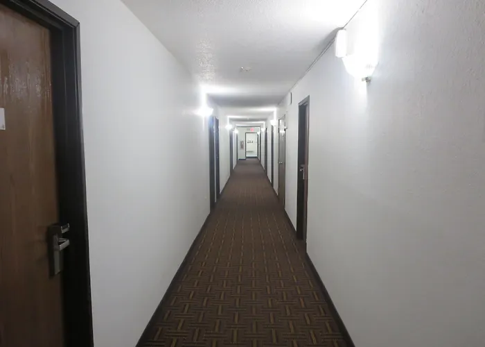 Hotel Super 8 By Wyndham Mundelein/libertyville Area Mundelein