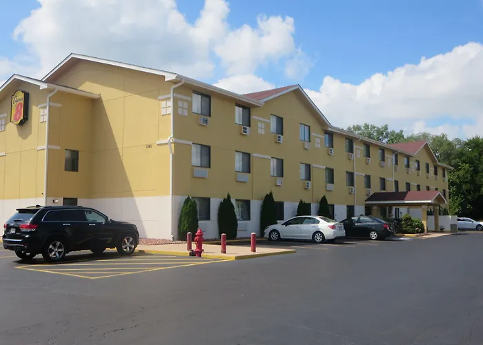 Hotel Super 8 By Wyndham Mundelein/libertyville Area