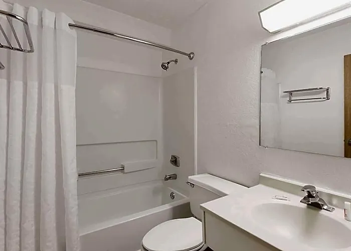 Hotel Super 8 By Wyndham Mundelein/libertyville Area 2*