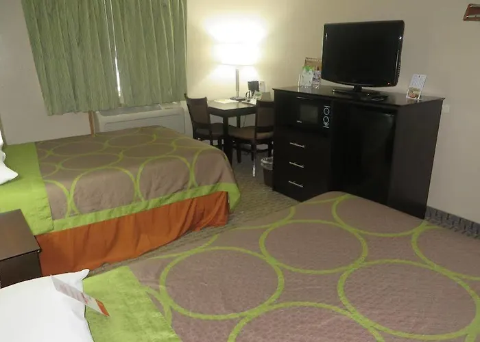 Super 8 By Wyndham Mundelein/libertyville Area 2*