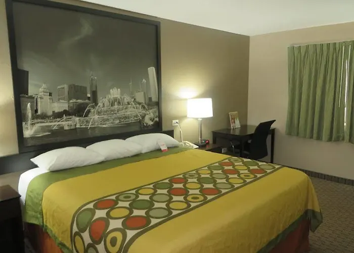 Hotel Super 8 By Wyndham Mundelein/libertyville Area 2*