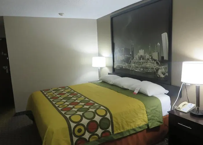 Super 8 By Wyndham Mundelein/libertyville Area Hotel