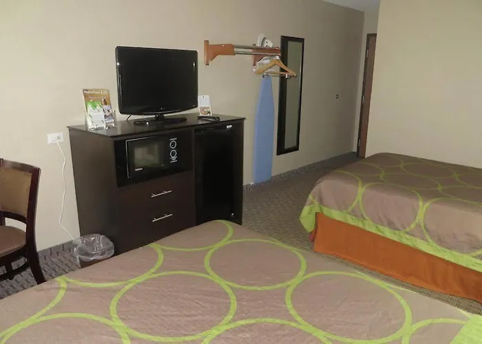 Super 8 By Wyndham Mundelein/libertyville Area 2* Mundelein