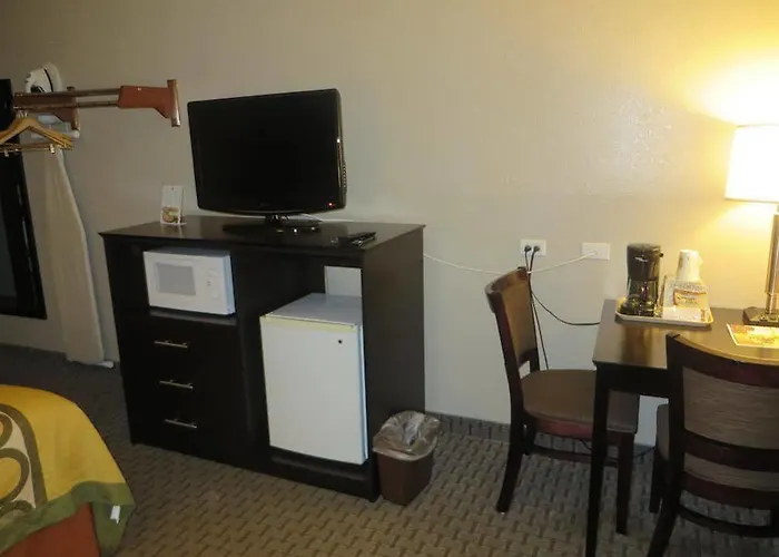 Super 8 By Wyndham Mundelein/libertyville Area 2*