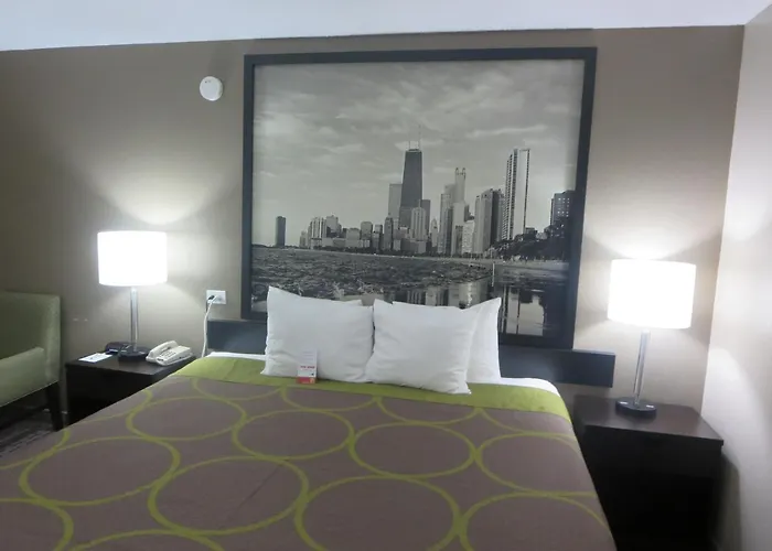 Super 8 By Wyndham Mundelein/libertyville Area Hotel 2*