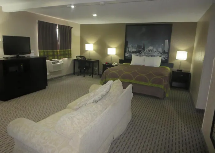 Super 8 By Wyndham Mundelein/libertyville Area Hotel