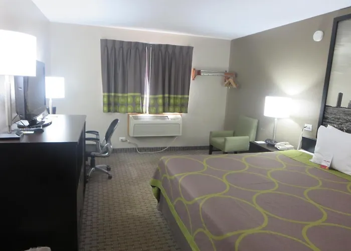 Hotel Super 8 By Wyndham Mundelein/libertyville Area 2*